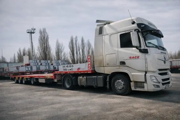 Перевозка негабаритных и тяжеловесных грузов из Челябинска